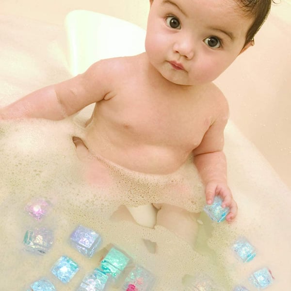 BabyIceLED™ - Juguete para el baño en forma de cubitos de hielo LED