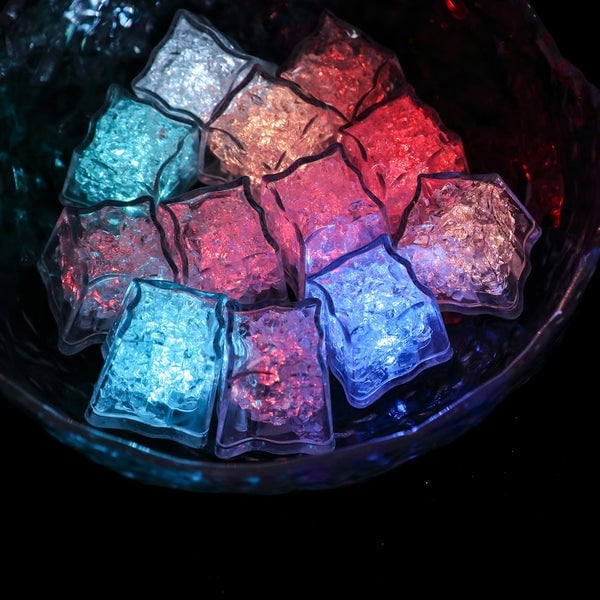 BabyIceLED™ - Juguete para el baño en forma de cubitos de hielo LED