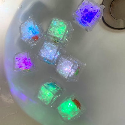 BabyIceLED™ - Juguete para el baño en forma de cubitos de hielo LED